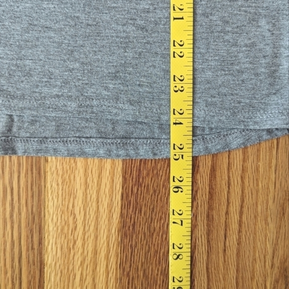 Disney Minnie‎ Mouse Holding Daisies Vintage Disney T-Shirt, Minnie Mouse Tee, S - Picture 8 of 8